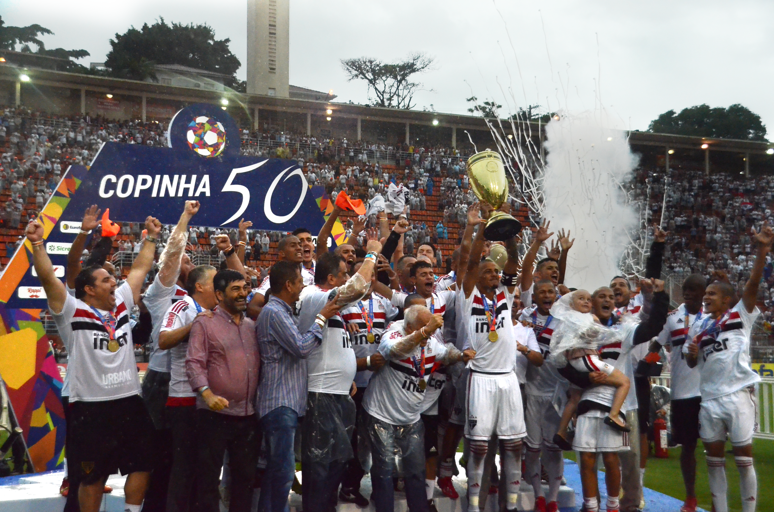 Corinthians vence o São Paulo e conquista quarto título do