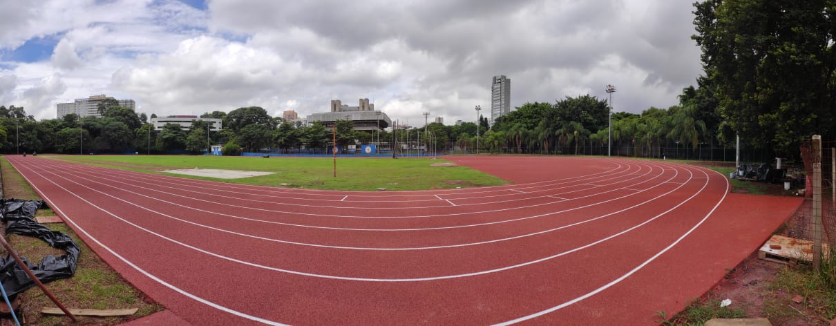 A pista de atletismo do Centro Olímpico em processo final de reforma