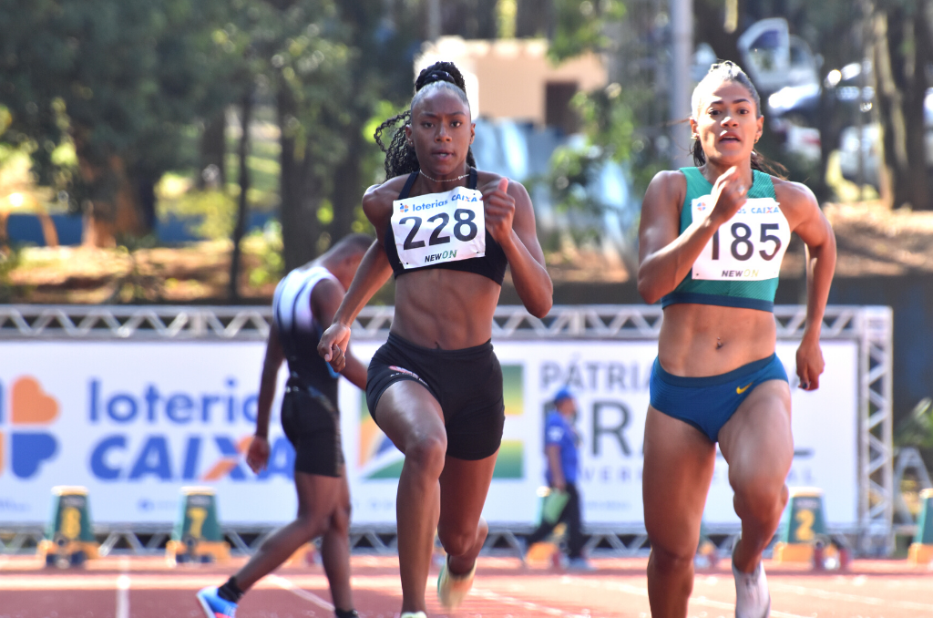 Na imagem, Vanessa Sena competindo no Campeonato Brasileiro Sub-20