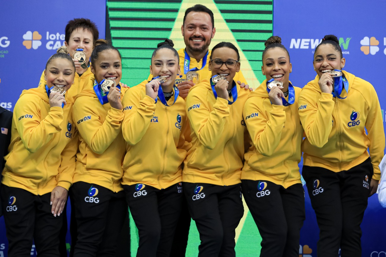 Na imagem, atletas de ginástica artística campeãs do Pan-Americano de Ginástica Artística do Rio de Janeiro.