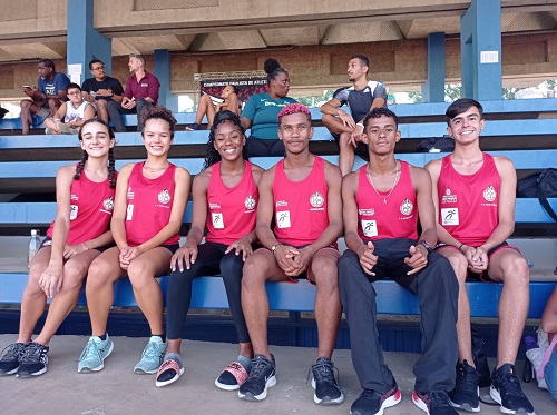 Na imagem, atletas do Centro Olímpico no Campeonato Paulista de Atletismo Sub-20.
