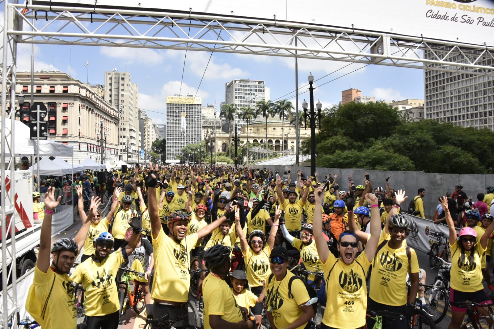 Na imagem, participantes do Passeio Ciclístico no Aniversário da Cidade de São Paulo