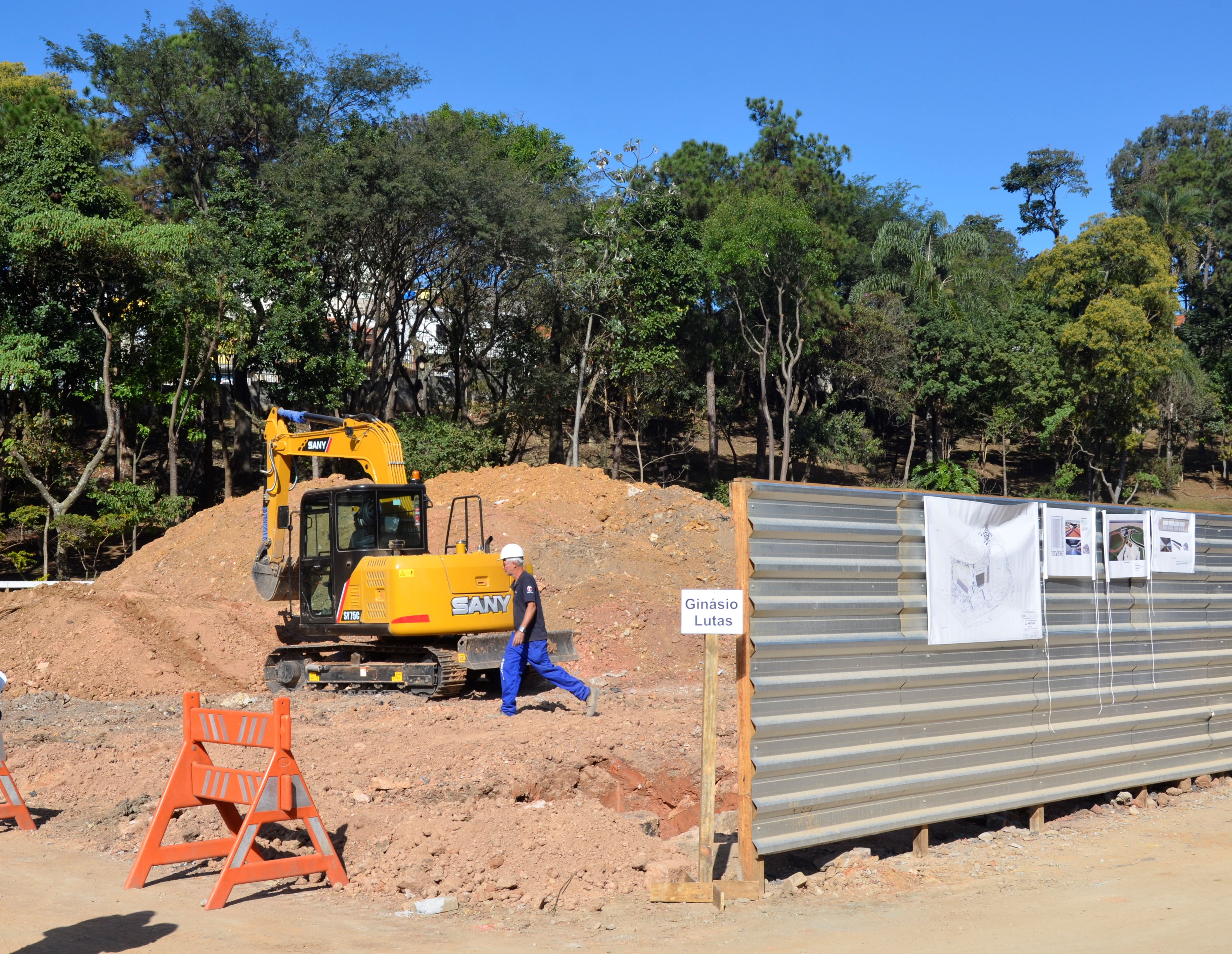 Na imagem, obras no Centro Esportivo Vila Maria - Thomaz Mazzoni.