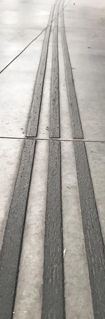 imagem de um piso tátil, chão.