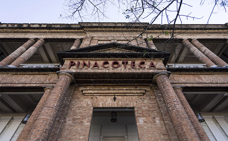 Entrada principal da Pinacoteca.