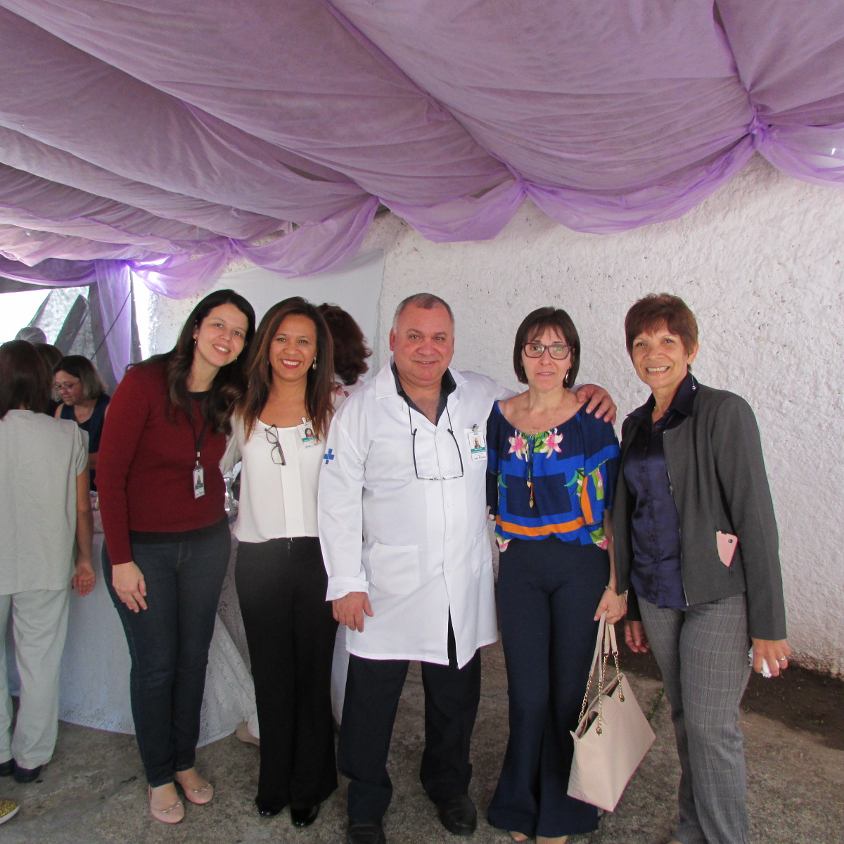 #PraCegoVer da esquerda para a direita Roberta Damaceno Marques, Silene Oliveira Martins, Dr. José Alfredo e sua esposa Marilu Martini e Lourdes Marques