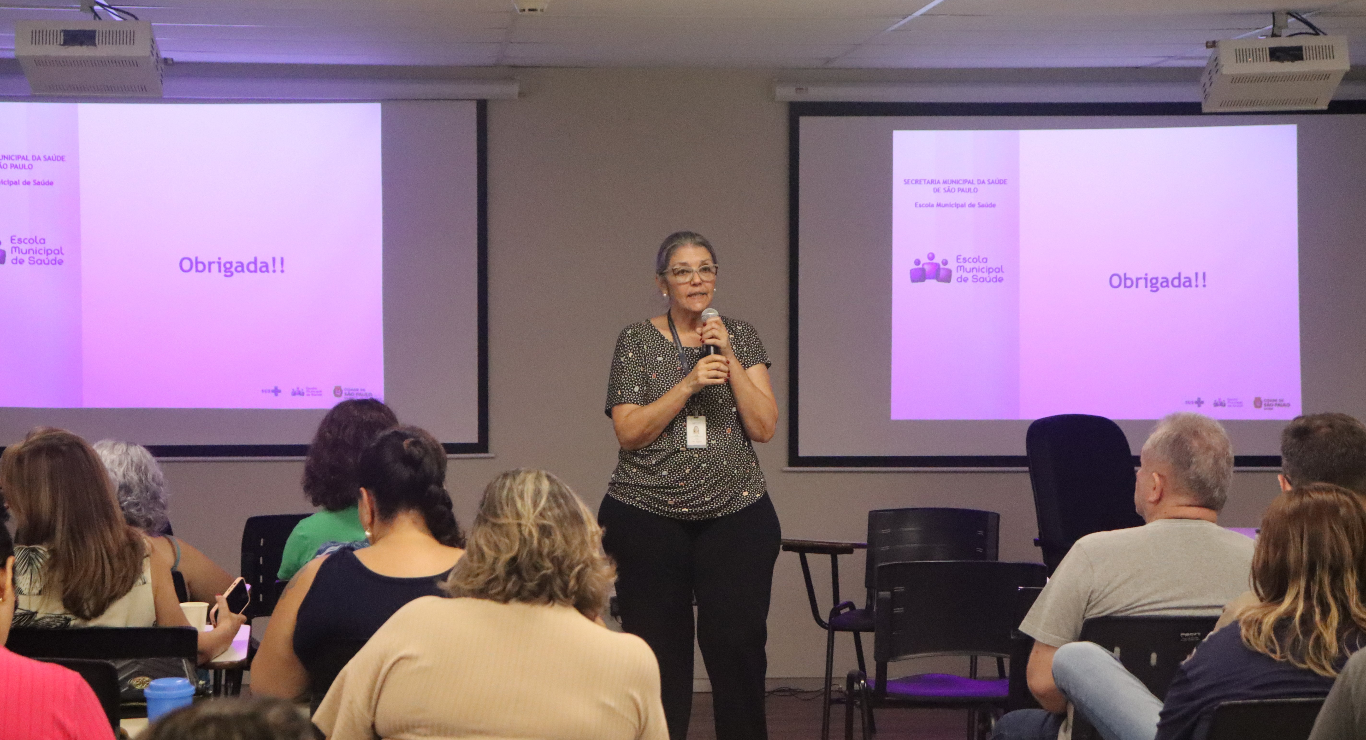 Lúcia Langanke durante a reunião