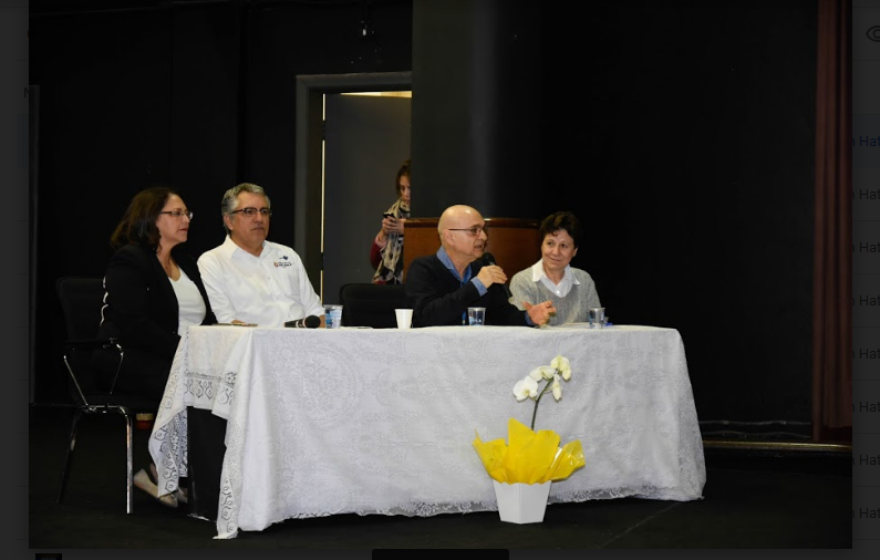 Dra. Rejane Calixto (Coordenadora da Atenção Básica), Dr. Alexandre Padilha (Secretário de Saúde SP), Dr. Emílio Telesi Jr (Coordenador da AT PICS e Lia Diskin (Fundadora Palas Atena) estão na mesa de abertura do Encontro de 15 anos de PICS