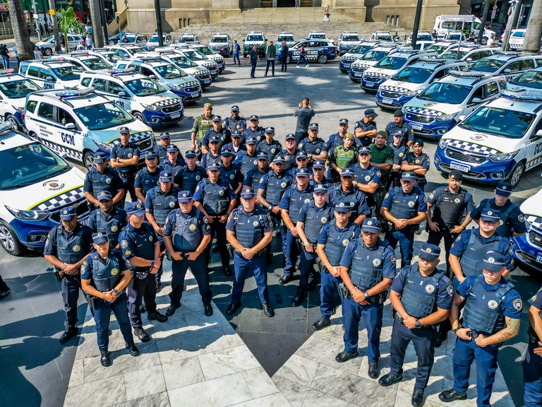 Entrega das novas viaturas para a GCM, na Praça da Sé