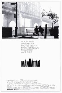 Folder de divulgação do filme em tons preto e branco. Na parte superior há duas pessoas sentadas no banco de uma praça. Na parte inferior há o título e os créditos do filme.