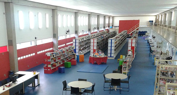 Interior da Biblioteca Milton Santos