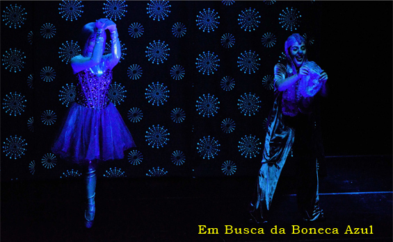 Em Busca da Boneca Azul