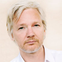 Julian Assange participa do encontro por vídeoconferência