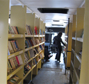 Ônibus-biblioteca