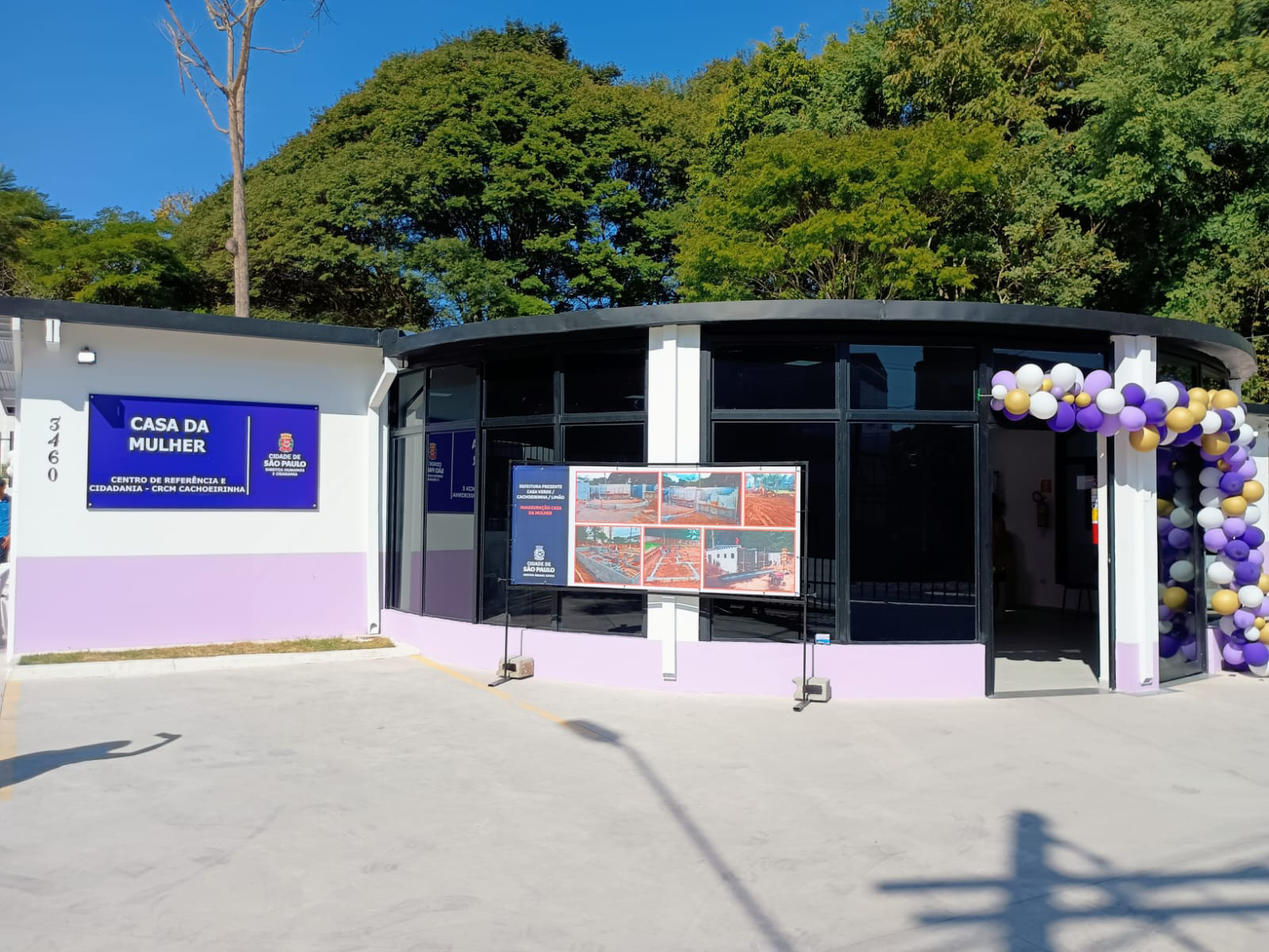 Fachada do Centro de Referência e Cidadania do bairro Cachoeirinha